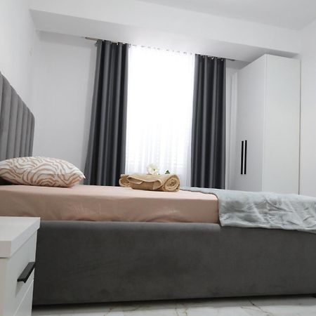Rozafa Guest Room Center Shkodër エクステリア 写真