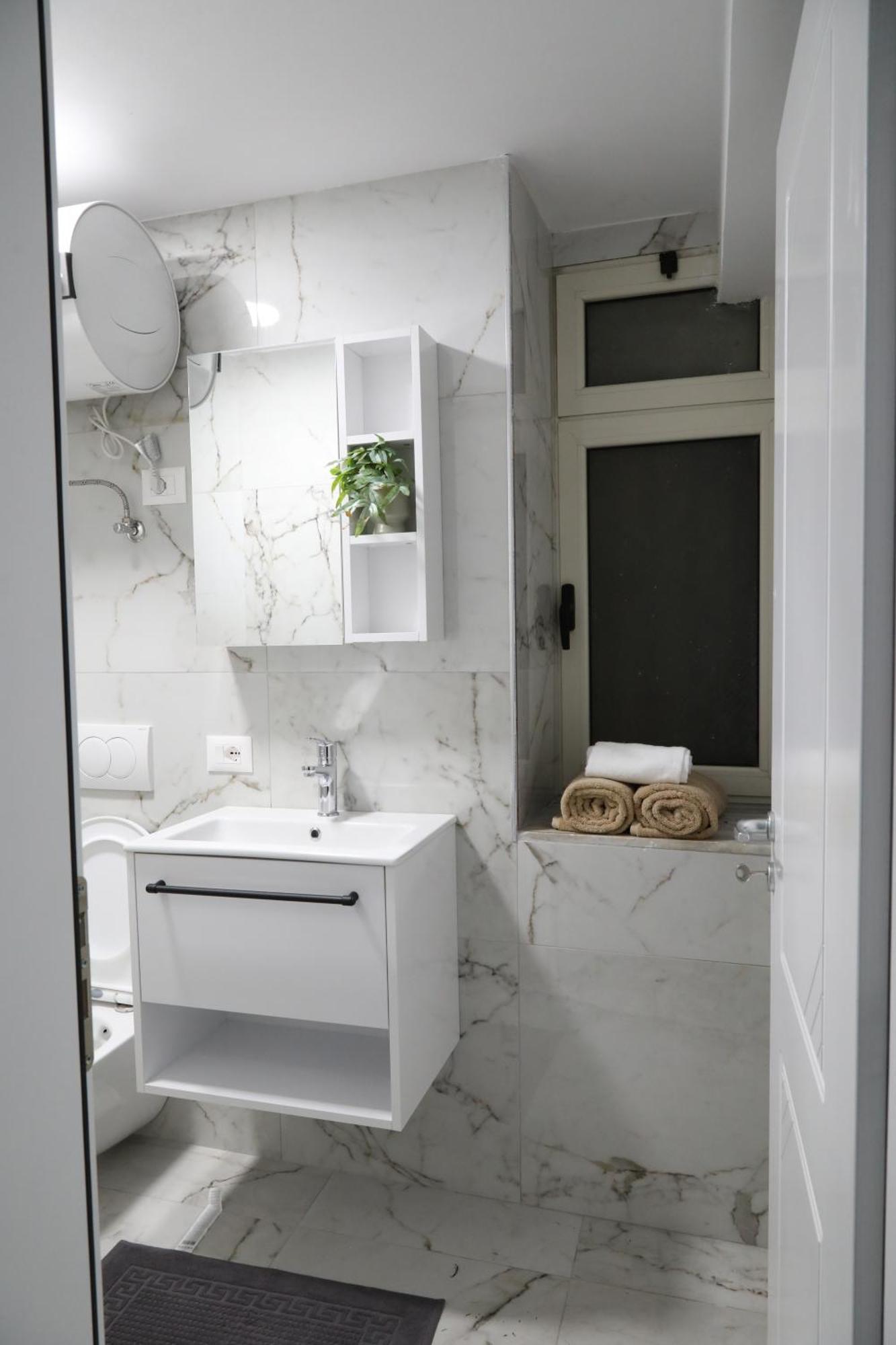 Rozafa Guest Room Center Shkodër エクステリア 写真