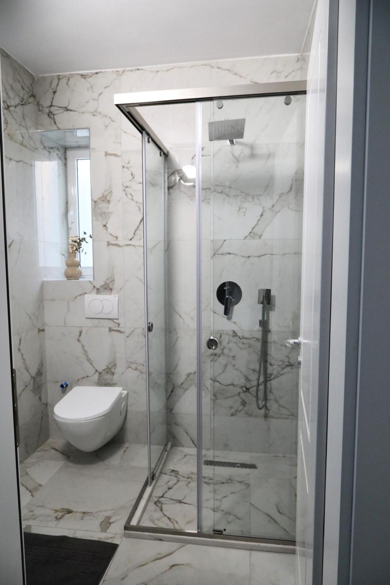 Rozafa Guest Room Center Shkodër エクステリア 写真