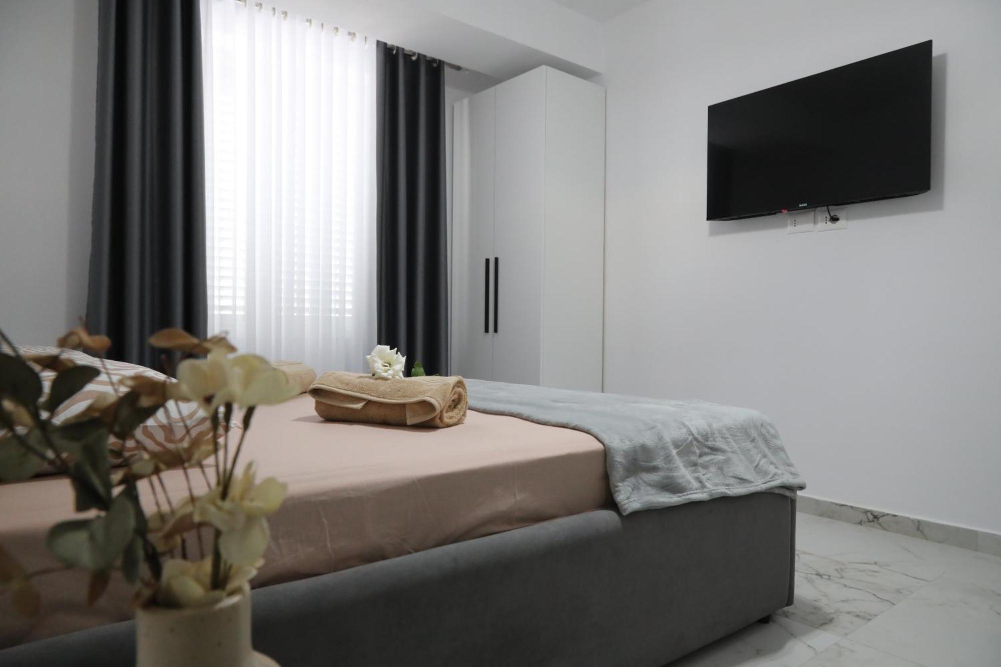 Rozafa Guest Room Center Shkodër エクステリア 写真